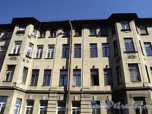Ул. Радищева, д. 17-19. Фрагмент фасада. Фото июль 2010 г.