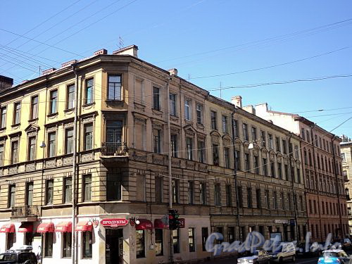 Дома 22/44 и 24/37-39 по улице Радищева. Фото июль 2010 г.