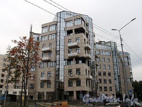 Кемская ул., д. 1. Элитный жилой комплекс «MaXXimum». Общий вид с Кемской улицы. Фото сентябрь 2010 г.