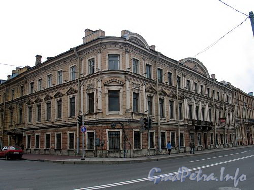 Гагаринская ул., д. 1 (угловая часть) / наб. Кутузова, д. 24. Общий вид. Фото сентябрь 2010 г.