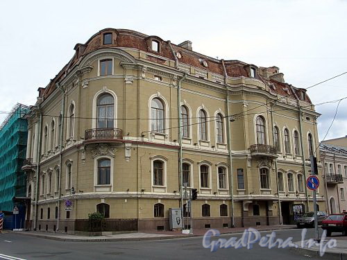Гагаринская ул., д. 2 / наб. Кутузова, д. 22. Общий вид. Фото сентябрь 2010 г.