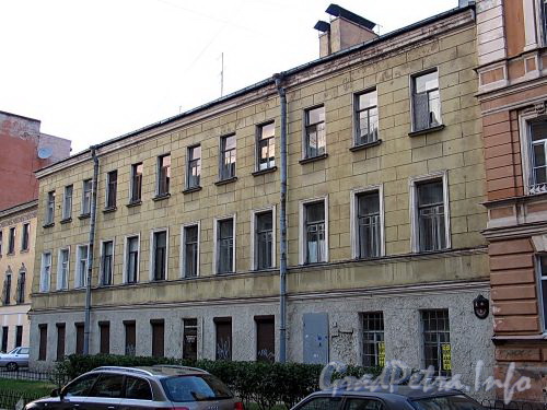 Верейская ул., д. 6 (правая часть). Фасад здания. Фото август 2010 г.