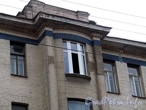 Рузовская ул., д. 23. Фрагмент фасада. Фото май 2010 г.