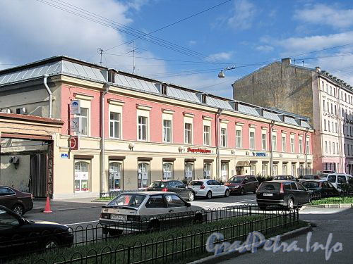 Петрозаводская ул., д. 11 (правая часть). Общий вид. Фото сентябрь 2010 г.
