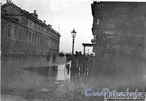 Перекресток Шпалерной и Гагаринской улиц. Фото 1900-х гг. (из архива ЦГАКФФД)