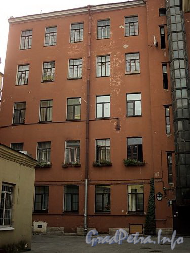 Гагаринская ул., д. 23 (дворовый корпус). Фасад здания. Фото сентябрь 2010 г.