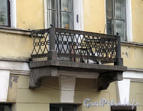 Гагаринская ул., д. 34. Балкон. Фото сентябрь 2010 г.
