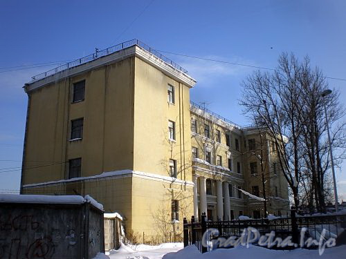 Смоленская ул., д. 14. Вид со двора. Фото февраль 2010 г.