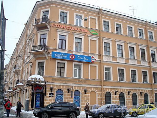Бронницкая ул., д. 2 / Загородный пр., д.70. Угловая часть здания. Фото январь 2011 г.