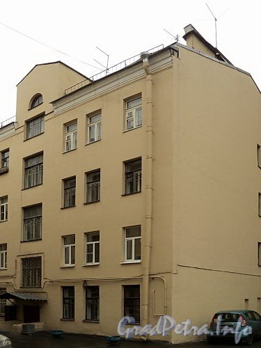 Мариинская ул., д. 7. Фрагмент фасада здания. Фото апрель 2011 г.