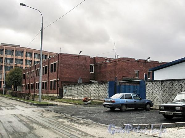 Орловская ул., д. 2. Общий вид производственного здания. Фото октябрь 2010 г.