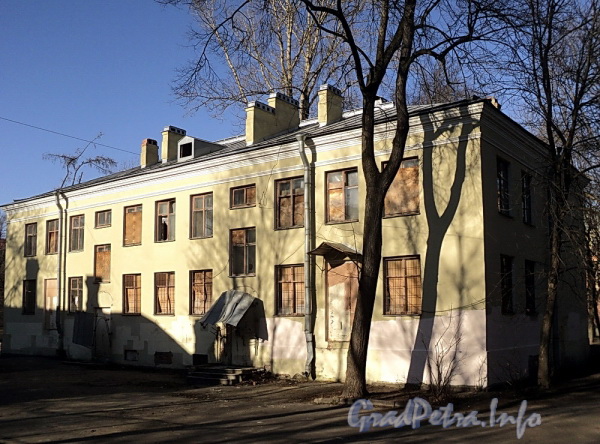 Ул. Писарева, д. 3 А. Отдельно стоящее здание. Вид со двора. Фото апрель 2011 г.