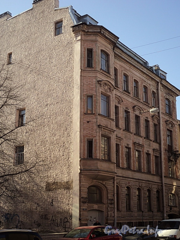 Ул. Писарева, д. 5. Фасад здания. Фото апрель 2011 г.