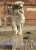 Скульптурная группа (скульптура «Материнство») у дома 7 по Тульской улице. Фото апрель 2011 г.