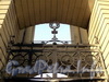 Дата постройки над воротами между корпусами домов 8 и 10 по Тульской улице. Фото апрель 2011 г.