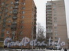 ул. Чекистов, дом 44 - слева и ул. Лётчика Пилютова, дом 2 - справа. Вид от ул. Чекистов. Фото январь 2012 г.
