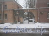 Ул. Трефолева, дом 32. Арка между домами 30 и 32. Фото январь 2012 г.