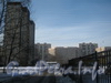 Ул. Чудновского, дом 13 (слева) и Российский пр., дом 14 (право). Фото февраль 2012 г.