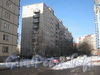 Хасанская ул., дом 8, корп. 1 (в центре). За ним правее видна часть дома 3 корпус 2 по Ленской ул. Фото февраль 2012 г.