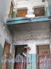 Ул. Тамбасова, дом 21, корп. 4. Внутри парадной. Вид на 2-й этаж. Фото февраль 2012 г.