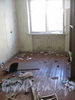 Ул. Тамбасова, дом 21, корп. 4. Внутри заброшенного дома. Одна из комнат. Фото февраль 2012 г.