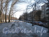 Пешеходная часть чётной стороны ул. Козлова от дома 15 в сторону пр. Ветеранов. Фото март 2012 г.