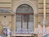 Казанская ул., дом 12. Окно первого этажа дома. Фото август 2012г.