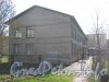 Автовская ул., дом 23. Общий вид здания с ул. Примакова. Фото 3 мая 2012 г.