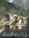 Ул. Танкиста Хрустицкого, дом 72. Общий вид фасада здания со стороны дома 66. Фото 23 мая 2012 г.