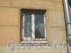 Ул. Танкиста Хрустицкого, дом 110. Окно первого этажа со стороны фасада. Фото 23 мая 2012 г.