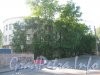 Балтийская ул., дом 35. Общий вид с чётной стороны Охотничьего пер. напротив дома 9 на один из корпусов Петровского колледжа. Фото июнь 2012 г.