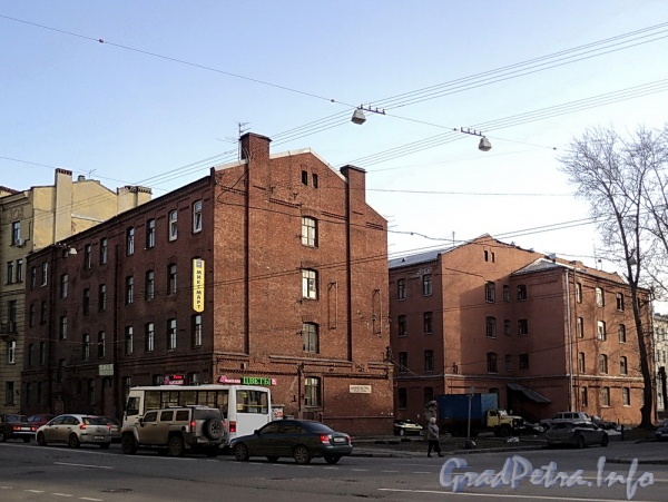 Дома 7 и 7, лит. А по Тульской улице. Общий вид. Фото апрель 2011 г.