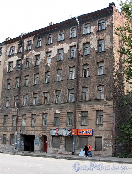 Ул. Шкапина, д. 24. Фасад здания. Фото сентябрь 2011 г.