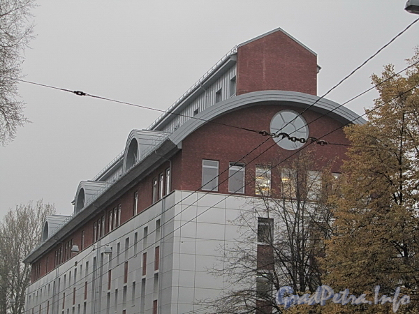 Чугунная ул. д. 4, лит А. Здание БЦ «Профиль». Фрагмент фасада. Фото октябрь 2011 г.