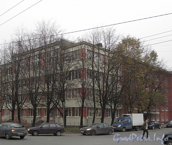 Менделеевская ул., д. 2. Общий вид. Фото октябрь 2011 г.