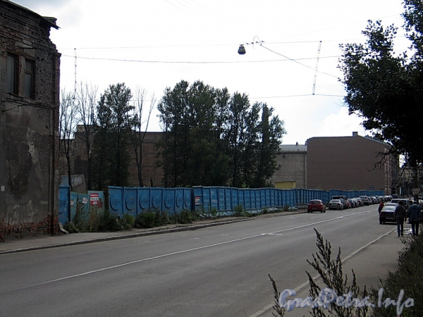 Территория после сноса зданий по четной стороне улицы Розенштейна (дома 14-30). Фото сентябрь 2011 г.