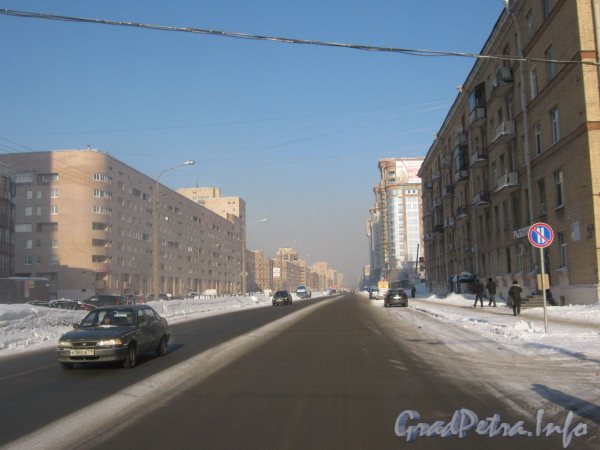 Перспектива Варшавской улицы от Ленинского проспекта в сторону улицы Победы.