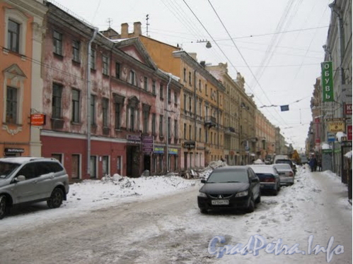 Перспектива четной стороны Гороховой улицы от дома 28 в сторону Садовой ул. Фото февраль 2011 г.