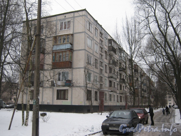 Авангардная ул., д. 9. Вид от 3 дома. Фото январь 2012 г.