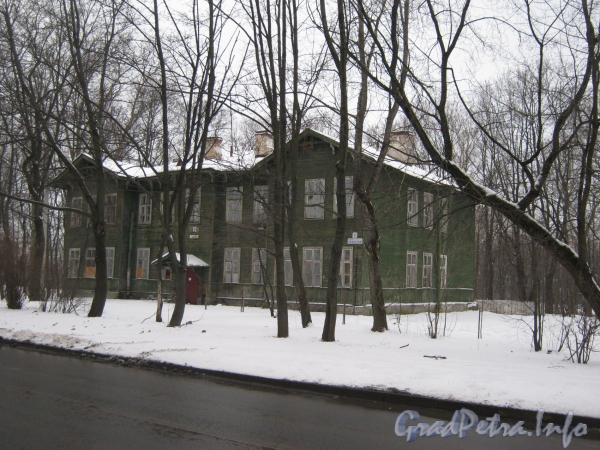 Ул. Чекистов, дом 9. Общий вид здания. Фото январь 2012 г.