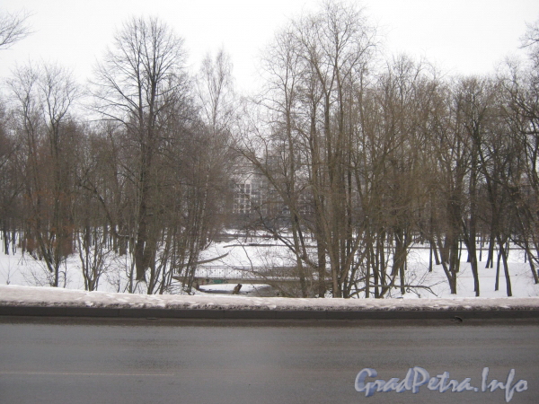 Вид в сторонужК китайский квартал (в народе так называют) на Петергофском шоссе. Фото январь 2012 г.