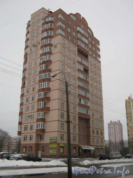 Ул. Пионерстроя, дом 21, корп. 1. Общий вид жилого дома. Фото январь 2012 г.