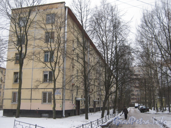 2-я Комсомольская ул., дом 41. Общий вид жилого дома. Фото январь 2012 г.