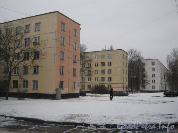 2-я Комсомольская улица. Слева направо дома: 43, 41, 39. Фото январь 2012 г.