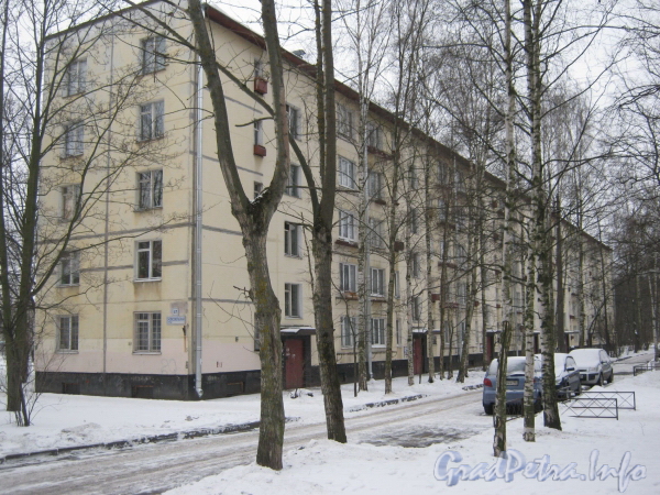 2-я Комсомольская ул., дом 47. Общий вид жилого дома. Фото январь 2012 г.