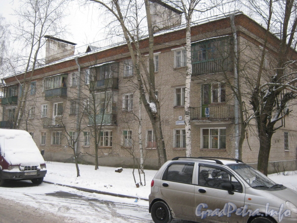 2-я Комсомольская ул., дом 48. Общий вид жилого дома. Фото январь 2012 г.