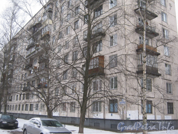 2-я Комсомольская ул., дом 40. Фрагмент фасада жилого дома. Фото январь 2012 г.