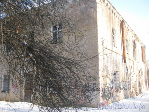 2-я Комсомольская ул., дом 26, корп. 2. Фасад дома со стороны дома 24, корп. 2 по 2-й Комсомольской улице. Фото январь 2012 г.