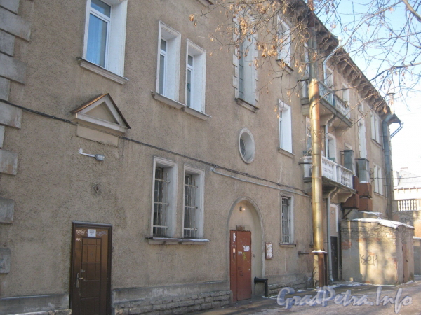 2-я Комсомольская ул., дом 22, корп. 1. Фасад жилого дома со стороны двора. Фото январь 2012 г.
