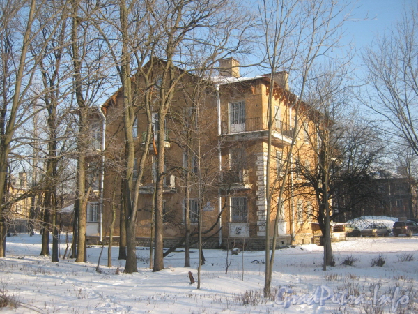 2-я Комсомольская ул., дом 18, корп. 2. Фасад дома со стороны 2-ой Комсомольской ул. Фото январь 2012 г.